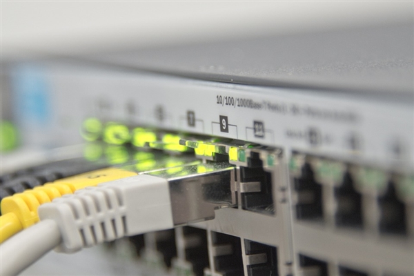 下行5000兆 跟上行同速！谷歌美国推5Gbps光纤：每月850元