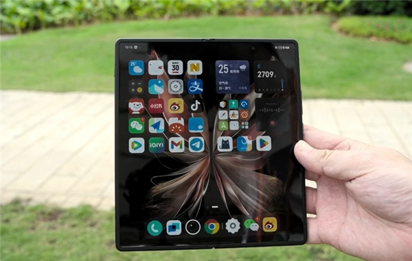 不等发布会！vivo X Fold2真机抢先看：素皮+玻璃设计惊艳