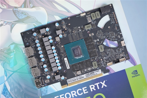 纯白机身美翻了！影驰RTX 4070星曜OC图赏