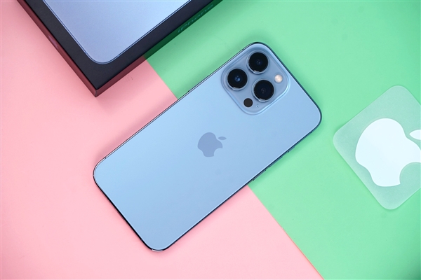 授权门店自曝：卖一台iPhone新机仅挣100元 安卓只有三四十块