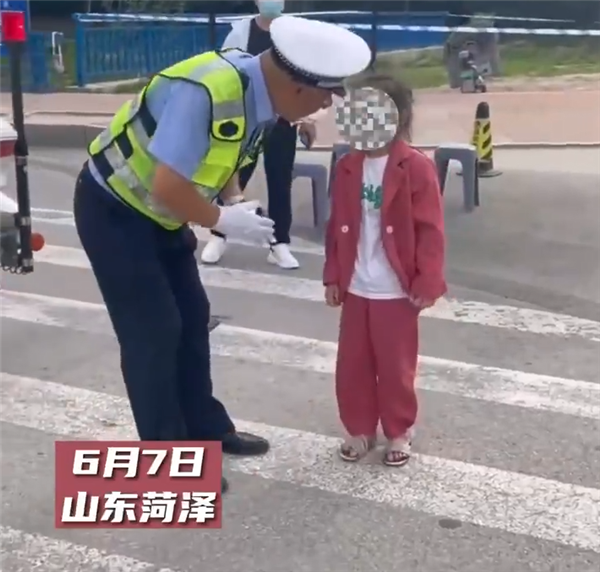 高考离谱榜上新：家长送孩子高考 竟把小女儿忘考场