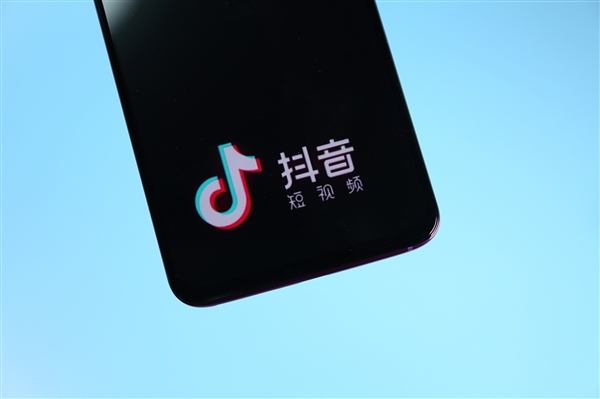 62岁粉丝打赏秀才52万：仅追回数万